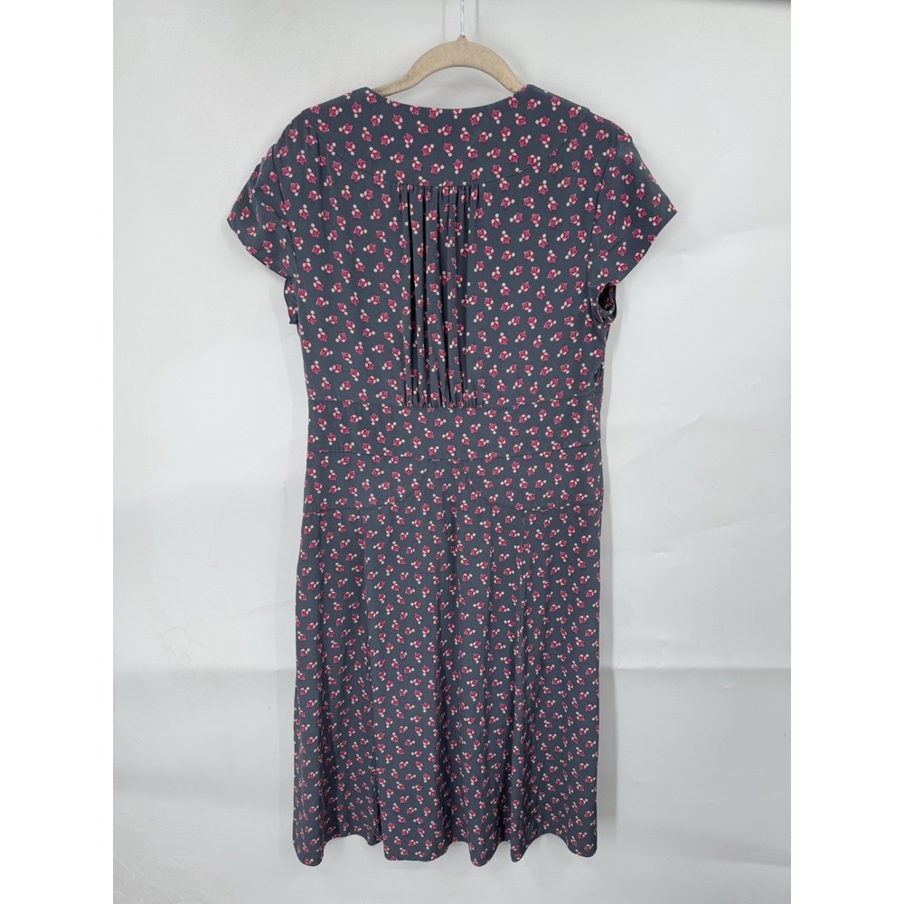 Floral Short-Sleeve V-Neck Midi Dress in Charcoal with Pink Print - Picture 2 of 7